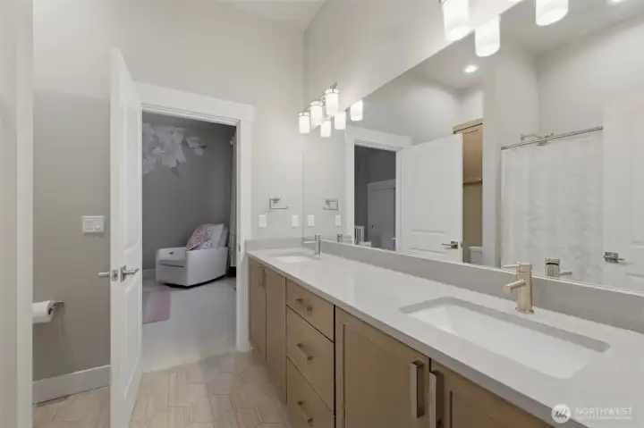 Jack and Jill bath between bedroom 3 and 4.