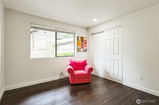 Upstairs guest bedroom