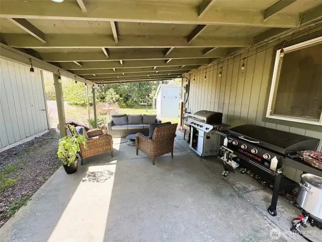 Great Patio for Kicking Back or Entertaining