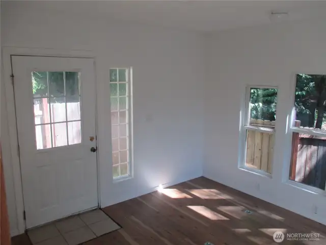 Bonus room right of kitchen
