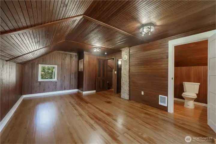 Upstairs Primary Bedroom
