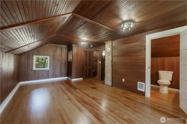 Upstairs Primary Bedroom