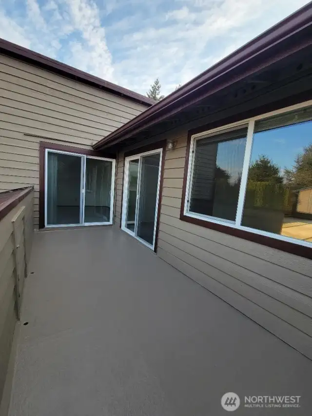 Patio balcony area on both upper units
