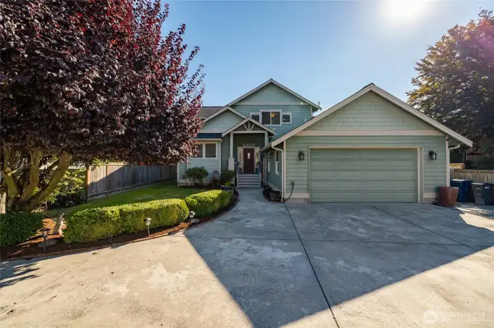 Welcome to 206 Dalan Place in charming La Conner.  Situated on a level lot at the end of a short lane, this property is the perfect place to park your car and enjoy this picturesque fishing village and surrounding farmland by foot, bike, or scooter.