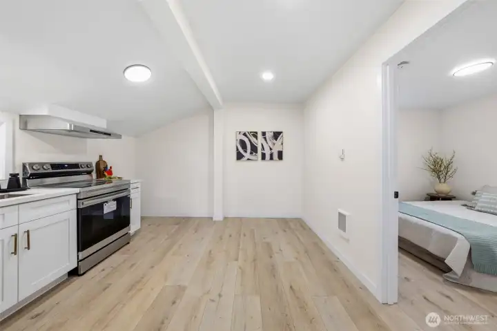 Mini kitchen and eating area