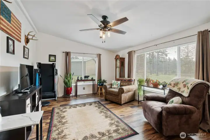 Light & Bright Family Room