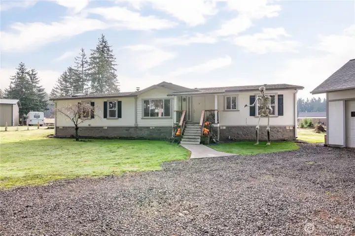 Driveway & Front Yard
