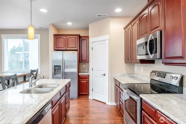 Granite counter tops.