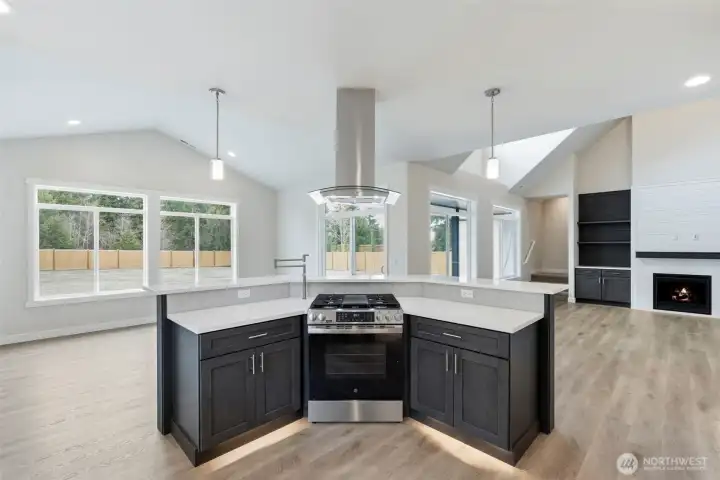 Photos are for illustration purposes only. Builder reserves the right to make changes without notification.