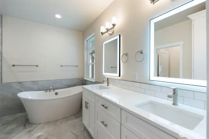 Photos are for illustration purposes only. Builder reserves the right to make changes without notification.