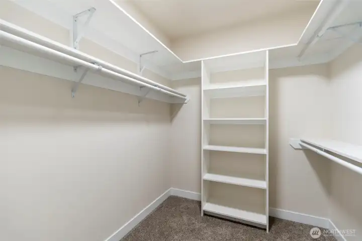 Photos are for illustration purposes only. Builder reserves the right to make changes without notification.