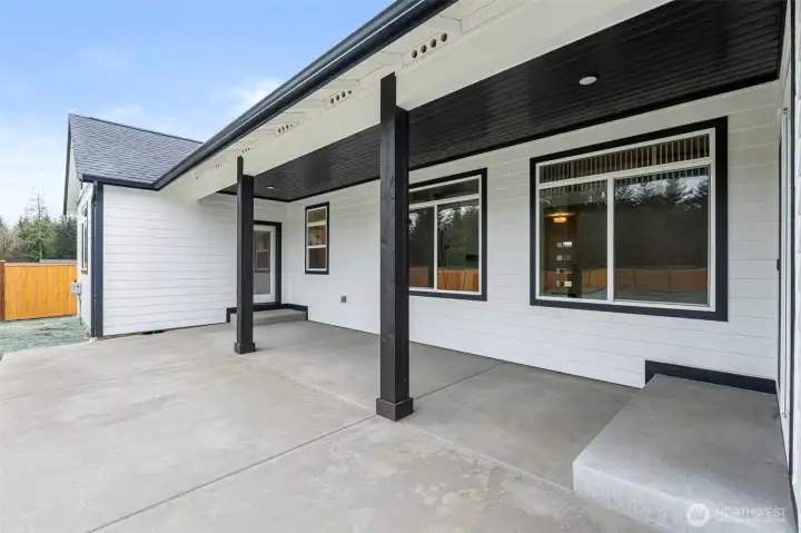 Photos are for illustration purposes only. Builder reserves the right to make changes without notification.