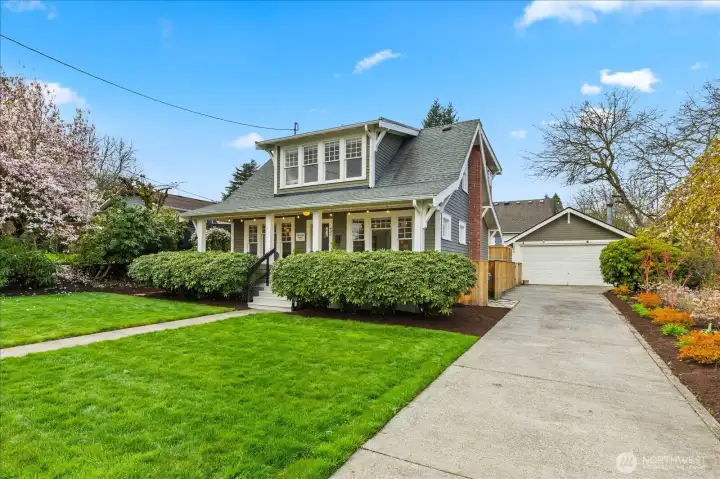 Long driveway and detached garage.