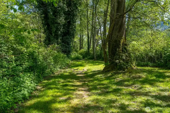 Trail to Riverfront Park