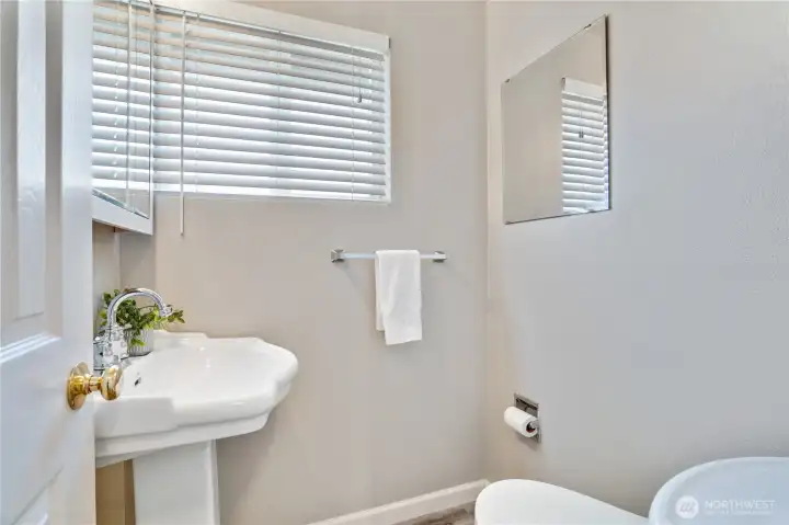 3/4 backroom is located in the north wing of the home. Very convenient as it’s located close to the garage and backyard sliding door. 3/4 backroom is located in the north wing of the home. Very convenient as it’s located close to the garage and backyard sliding door.
