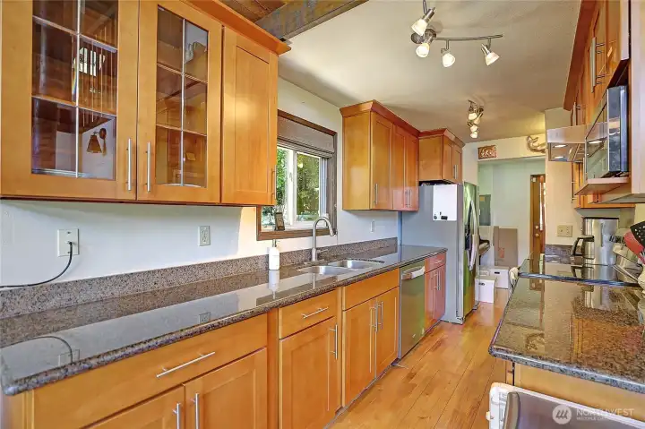 All appliances stay with the home.