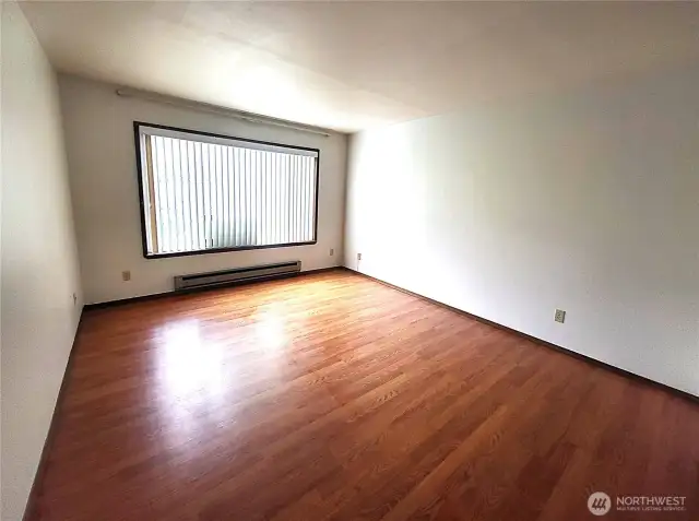 Spacious primary bedroom.