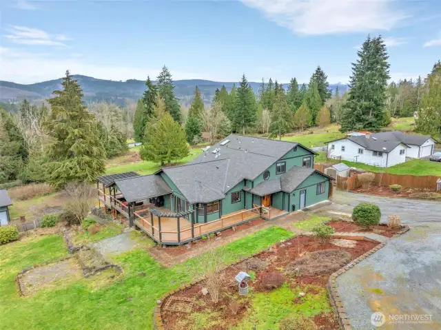 This lovely home and property checks all the boxes, with 3096 SF of living space and a lot size of 3.22 acres.
