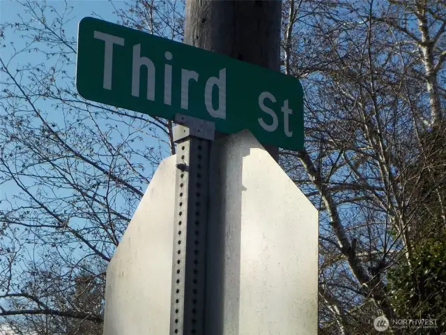 TURN HERE OFF HWY 101