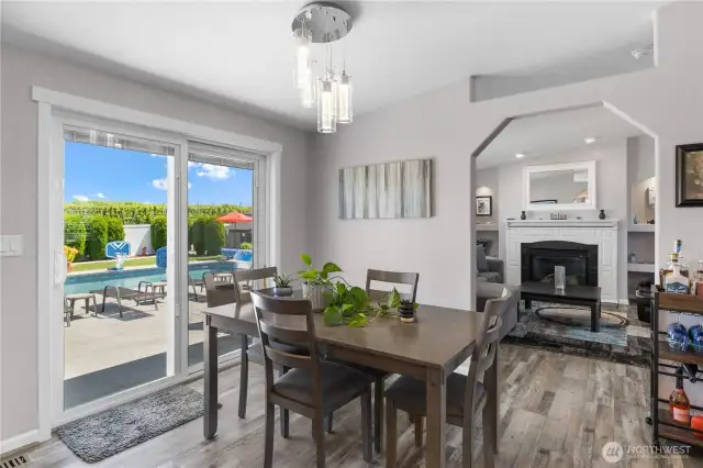 Dining room.