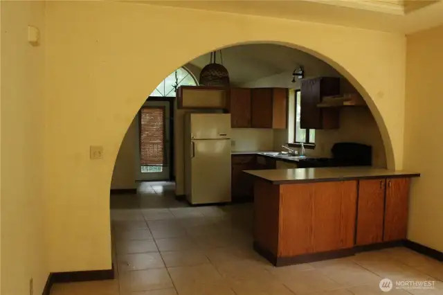 Kitchen counter/bar for casual dining