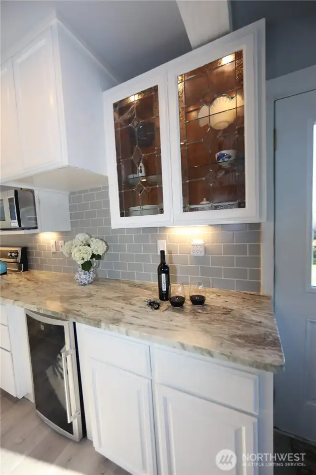 Life is good.  You have worked hard all of your life.  Time to relax and enjoy yourself.  Water's Edge on Holmes Harbor is close to wineries, breweries, distilleries, cider/meadlocations....and so much more!