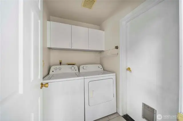 Utility room to garage