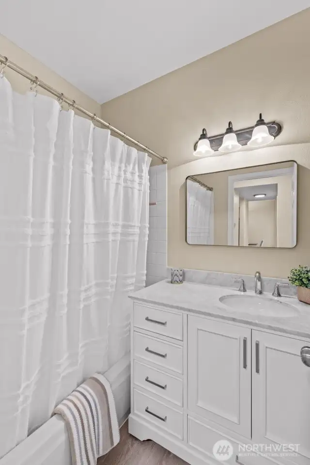 Full Guest Bathroom.