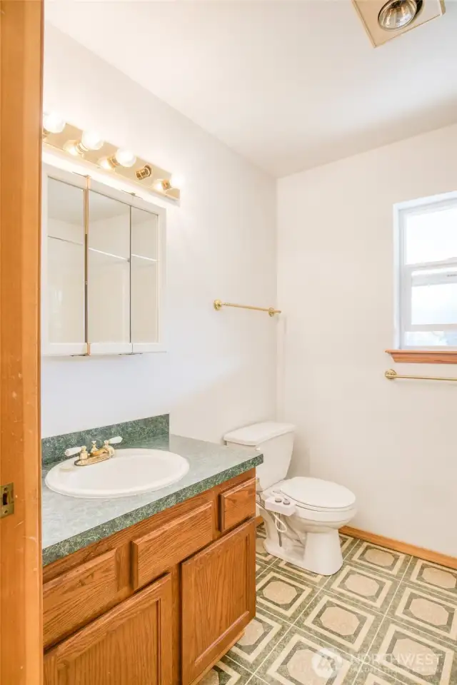 Upstairs full bath