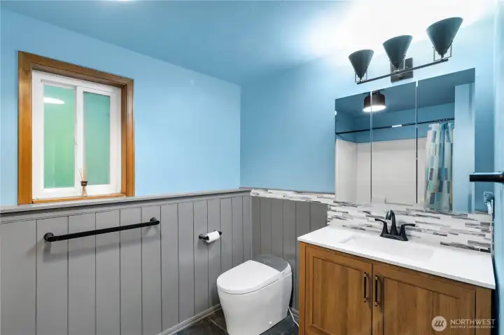 Guest bathroom downstairs