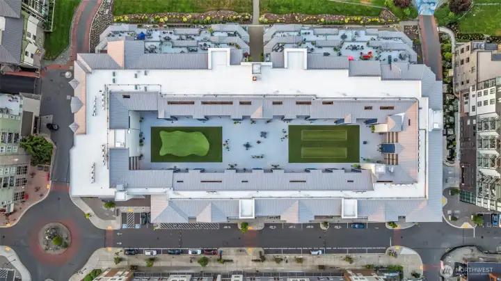 Easy to see the central courtyard from above! Lots of space to gather with friends and neighbors.