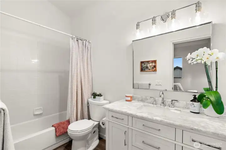 Ensuite bath perfect for privacy
