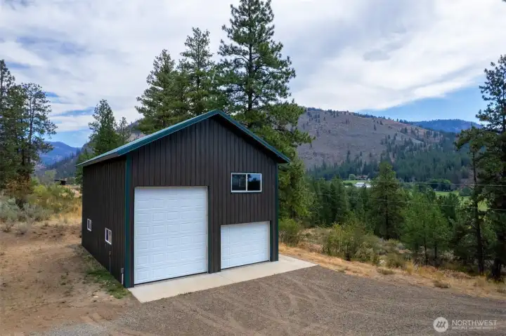 A large polebarn will accomodate RV, boats, or trailers.