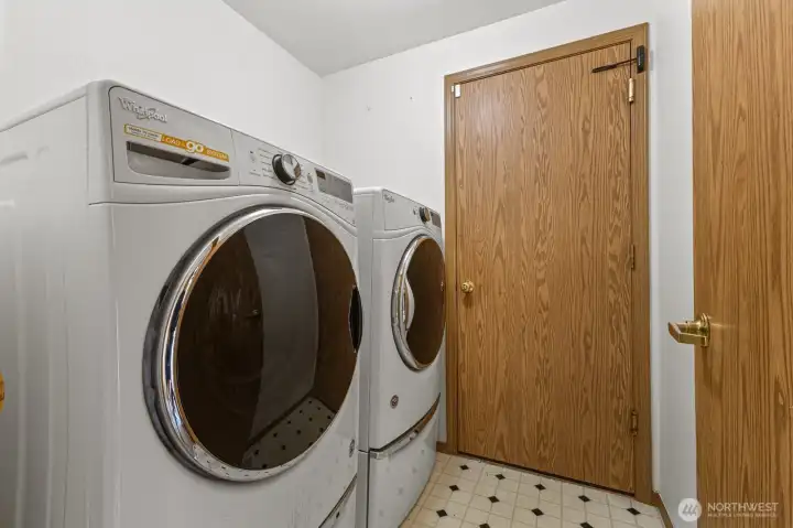 Washer & Dryer with pedestal's (great for storing all your laundry supplies) are included.
