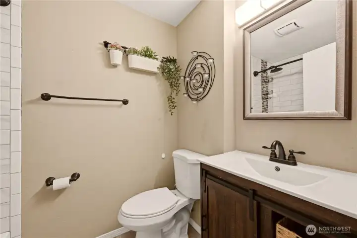 Hallway Full bath