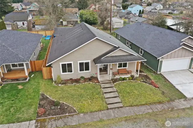 Sidewalk community & easy access to downtown