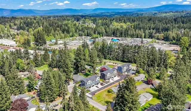 Photographs are for illustrative purposes only. Features, finishes, interior/exterior colors, landscaping and floorplan shown may vary from actual homes built.
