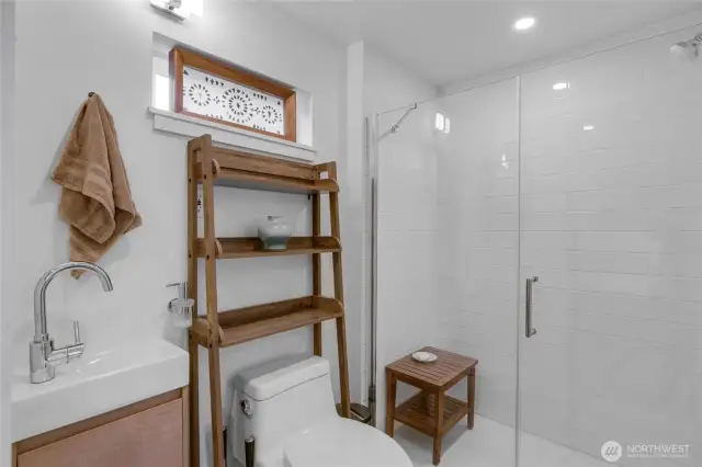 3/4 bath off 2nd   bedroom