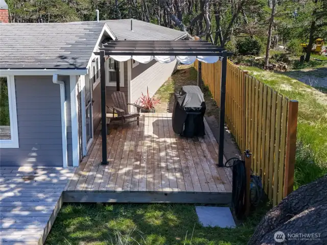 South side deck with removable cover