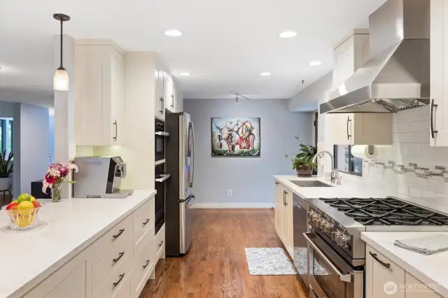 A chef's dream, high end appliances throughout!!