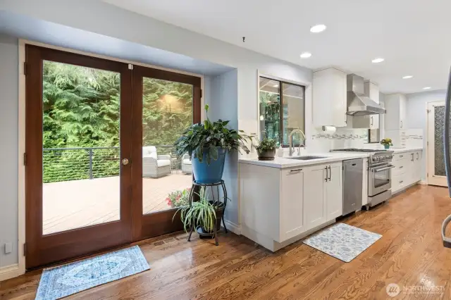 French doors to the huge entertainment deck!