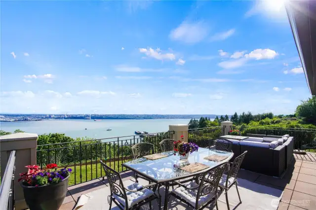 Take in sweeping views of Mt. Rainier, downtown Tacoma, and Puget Sound from the expansive deck—an ideal space to relax, entertain, and soak in the beauty of the Pacific Northwest.
