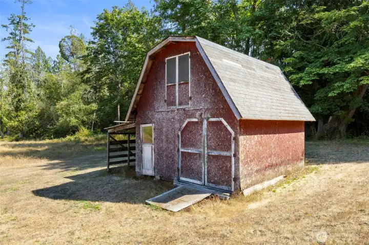 What a cute barn! Great for storage or maybe small animals.