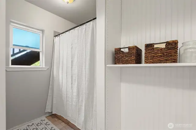 Lower-level Primary En-Suite