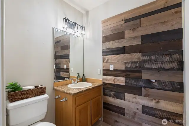Lower-level En-Suite