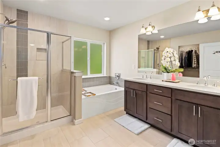 Beautiful 5-piece en-suite bath