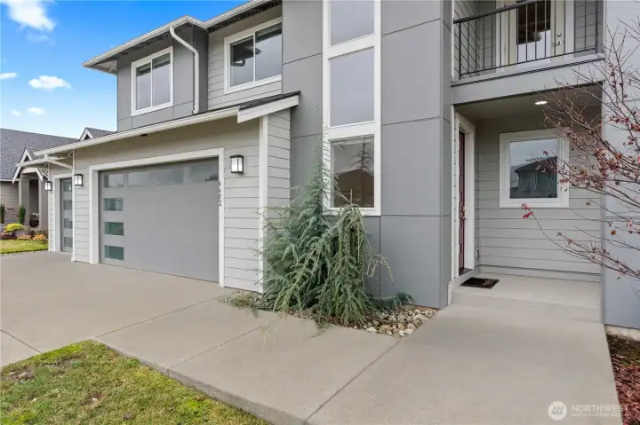 Private front porch off the side.