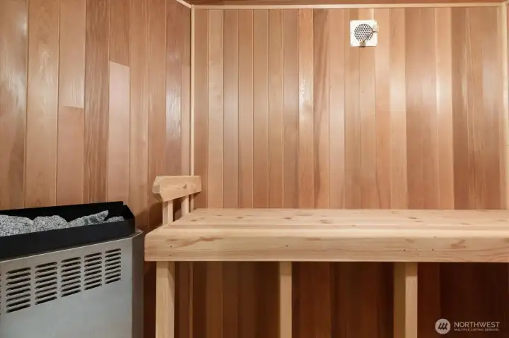 Dry, cedar sauna in the basement
