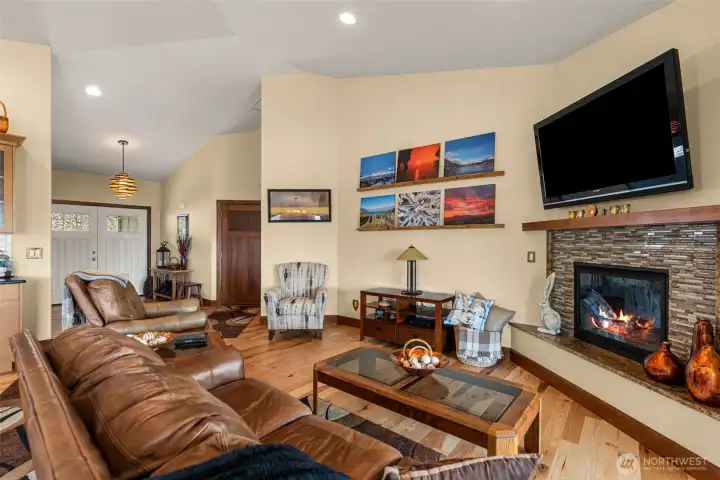 Living facing entry and primary
