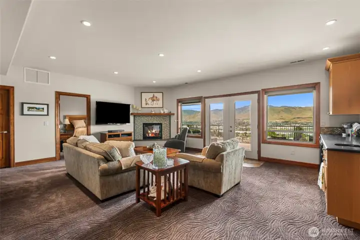 Living area down
